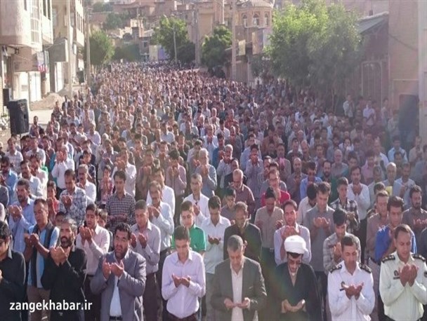تلالو زیبای بندگی و عبودیت در نماز عید فطر شهرستان بن