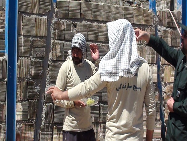 اینجا حقوق میلیونی را خداوند می دهد