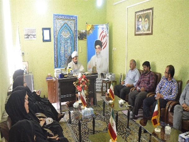 دیدار کارکنان اداره بهزیستی تنگستان با امام جمعه اهرم+ تصاویر