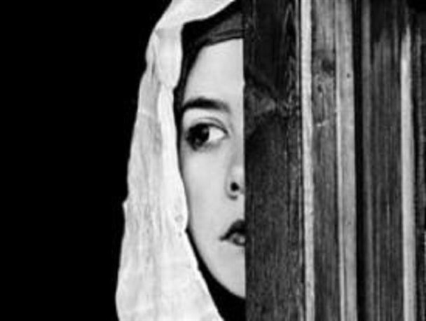 عدم توجه زنان به حفظ حرمت ذاتی شان، از مهترین علل خشونت علیه آنها است
