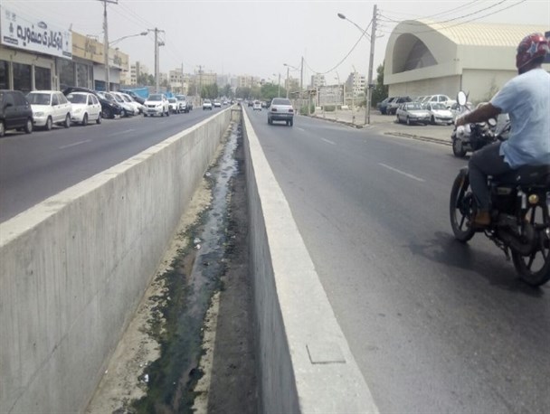 اندر حکایت بی کفایتی مسئولان درمدیریت شهری/خطر سقوط در کمین شهروندان بندرعباسی