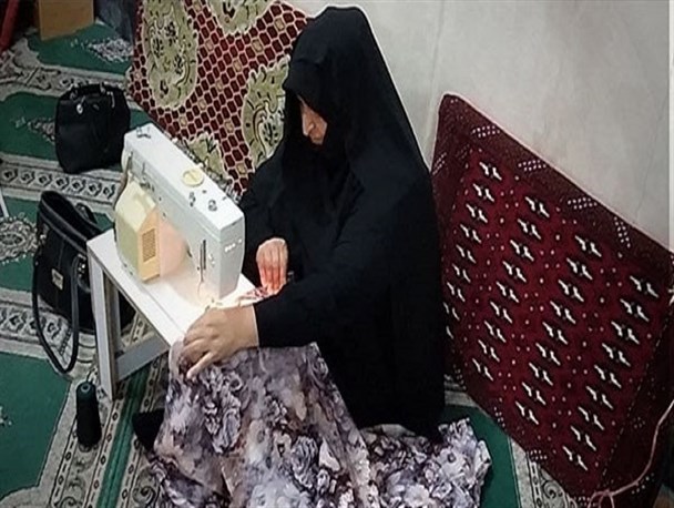 دوخت رایگان چادر توسط بانوان جهادی فریدونکنار