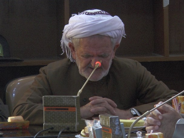 تقسیم کنندگان قدرت مدیران لایق را بر مناصب بگمارند
