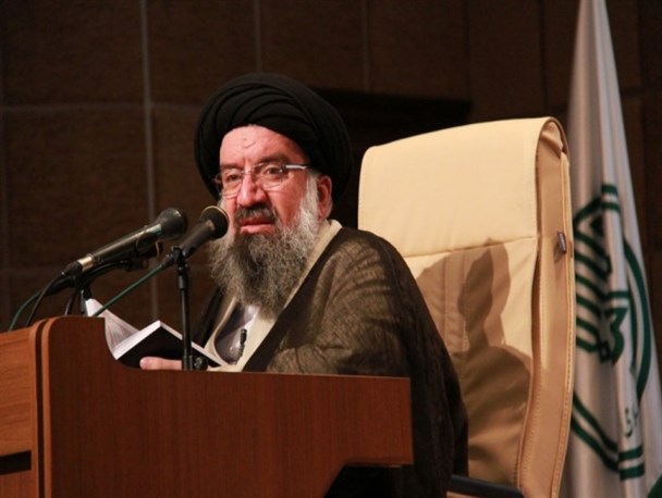 داعش ساخته آمریکا برای مقابله با انسانیت است/ دوقطبی کردن جامعه در راستای اهداف استکبار است