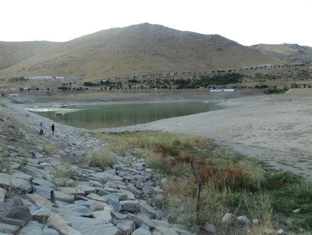 آب هست ولی کم است