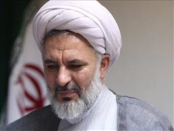 مجلس جای مفسدان سیاسی نیست/ فرش قرمزی برای دشمنان نداریم