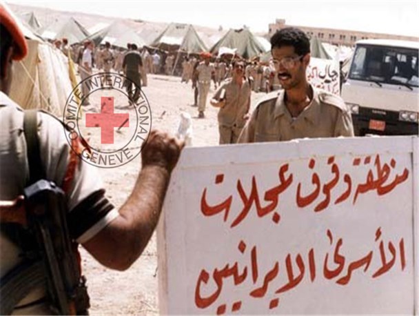 صلیب سرخ هیچ نقشی در کم کردن مشکلات اسرا نداشت/ اعدام سرباز عراقی که هنگام شکنجه مراعات اسرا را می‌کرد