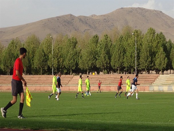 دهکده علیمرادیان نهاوند میزبان هفته دوم لیگ برتر فوتبال جام شهدای مدافع حرم