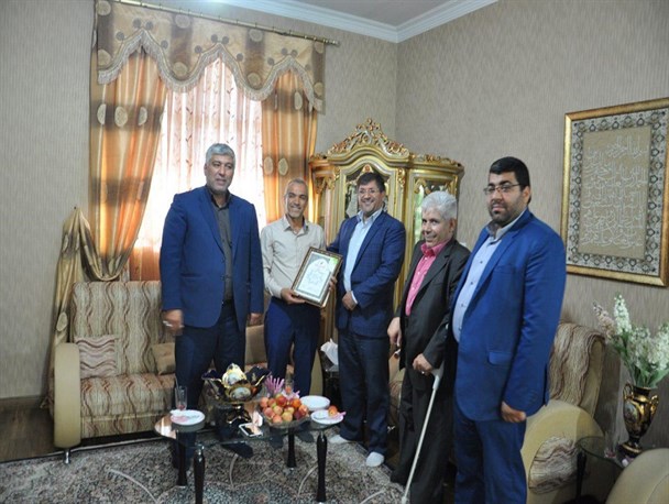 تقدیر مسئولین بهارستانی از رشادت‌های آزادگان+ تصاویر