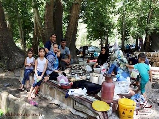 همراه با گردشگران نگین پایتخت طبیعت در یک روز تابستانی