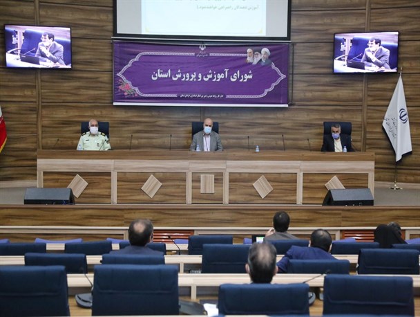 آموزش های فنی و حرفه ای به سمت تقاضا محور بودن گام بردارند