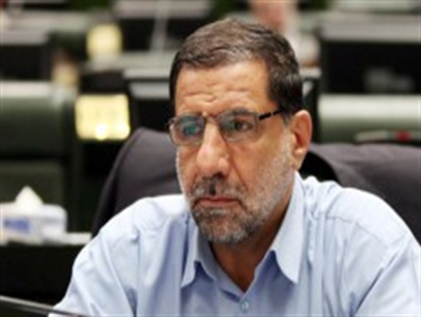 کسی به خوش رقصی دویست سیصد معاند توجهی نمی کند
