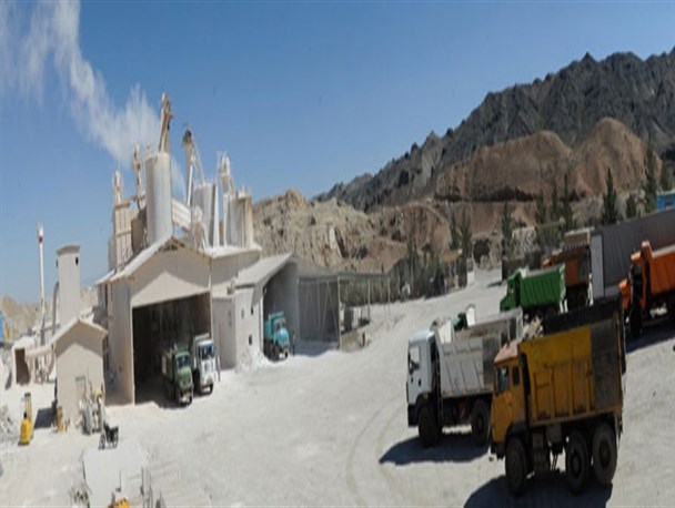 اخراج 17 کارگر از یک کارخانه بدلیل رکود در بازار