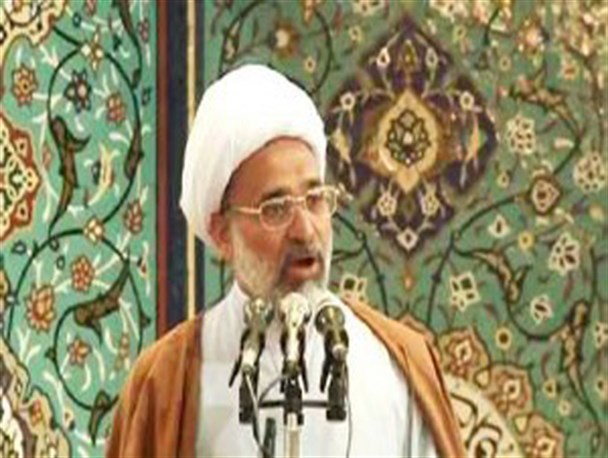 دشمن با روزنه های برجام به فکر نفوذ در ایران است