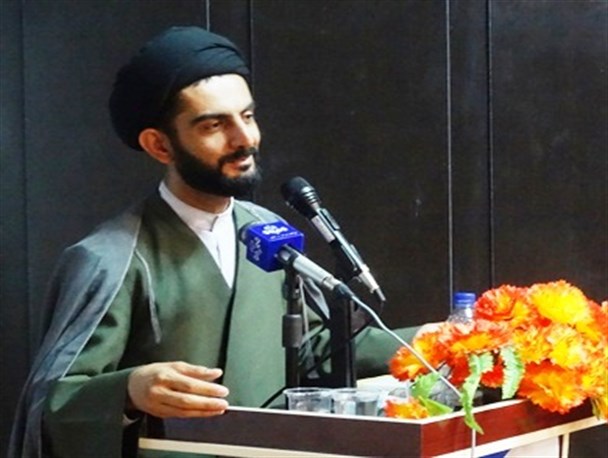 پیاده نظام دشمن در حال نفوذ سیاسی به کشور است / همه باید راه های نفوذ را ببندیم