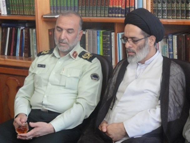 مردم محوری راهبرد اساسی نیروی انتظامی است/اهدای ۱۵۰ میلیون ریال برای احداث حوزه علمیه خدابنده