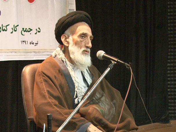 تقویت بنیه دفاعی کشور موجب ترس دشمنان می‌شود/کسانی که مخالف تقویت بنیه دفاعی هستند با امنیت مردم بازی می‌کنند