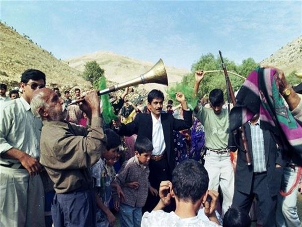 بی احتیاطی، عروسی روستایی در کازرون را به عزا تبدیل کرد / دختر خردسال به قتل رسید و ۳ نفر دیگر مجروح شدند