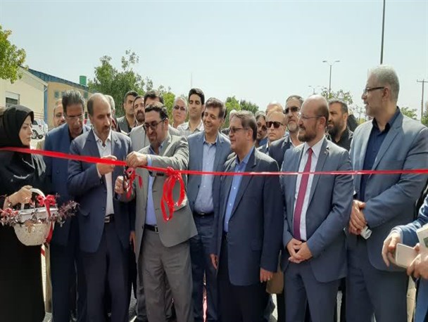 نمایشگاه گردو، منبت و فرش تویسرکان افتتاح شد