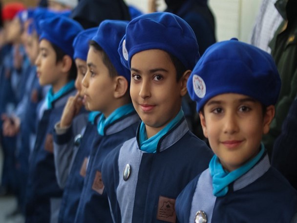 لباس فرم دانش‌آموزان؛ تکلیفی اجباری که گران تمام می‌شود