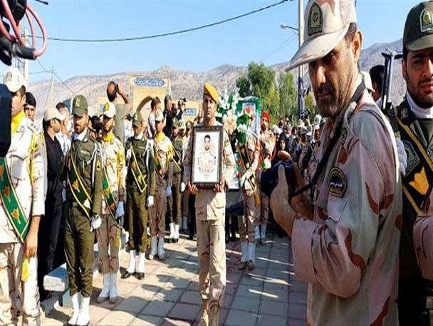 مراسم وداع با شهید مدافع امنیت در آبدانان برگزار شد