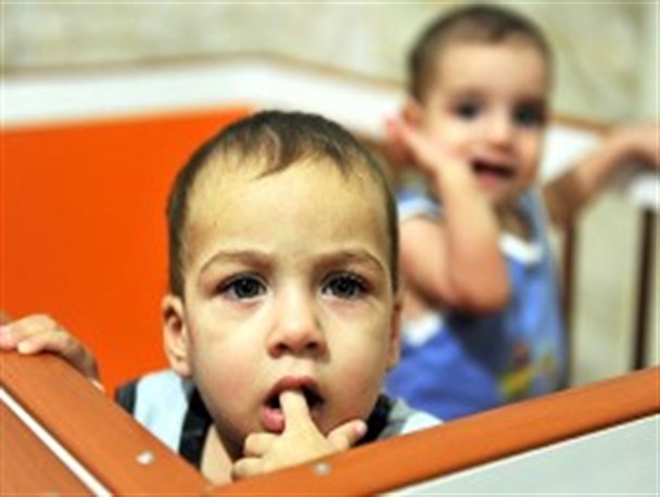 عروسک‌هایی که جایگزین مهرمادری نمی‌شوند