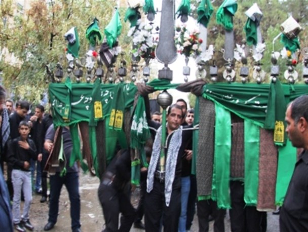 فلسفه برگزاری آیین طوق گردانی در ساوه+ عکس