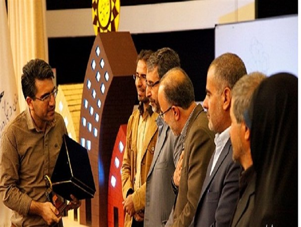کاریکاتوریست دهدشتی در اولین جشنواره کشوری کاریکاتور خوش درخشید