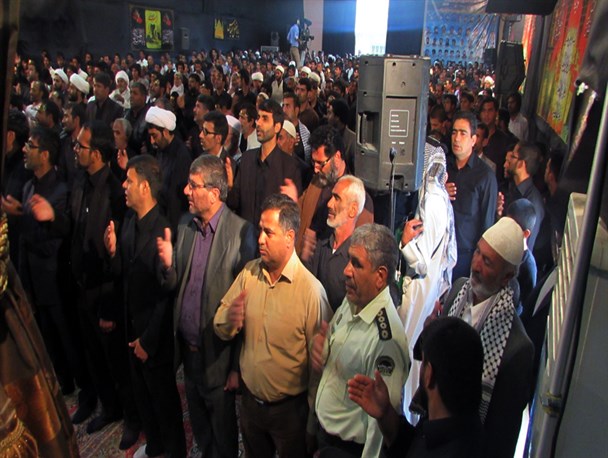 اجتماع بزرگ عاشوراییان در شهرستان هیرمند برگزار شد