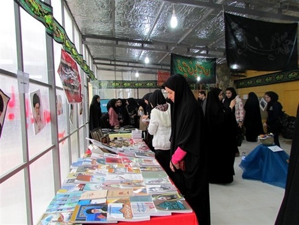 برپایی نمایشگاه «عبرت های عاشورایی» در دانشگاه کوثر بجنورد+تصاویر