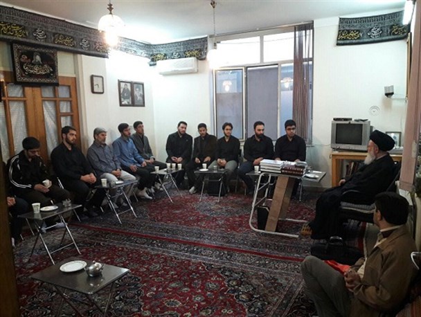 عیادت جمعی از دانشجویان دانشگاه های زنجان از آیت الله حسینی زنجانی
