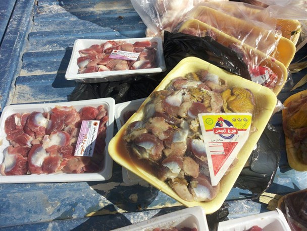 معدوم سازی 340 کیلو گرم مرغ منجمد و آلایش خوراکی غیر بهداشتی دام