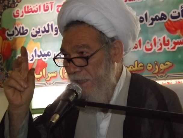 آبادی مساجد در گرو تربیت عالمان دینی در حوزه هاست