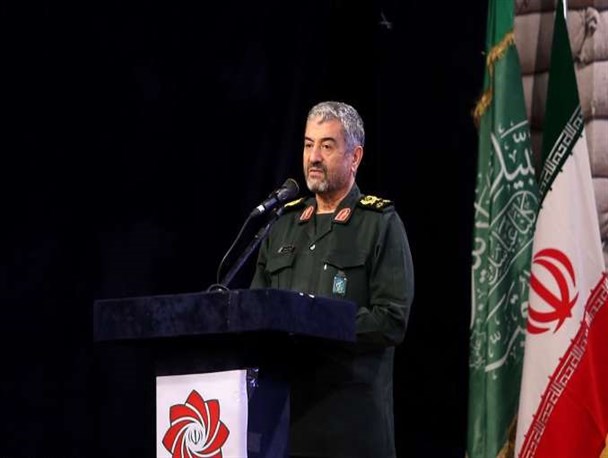 اسرائیل چون موشی در برابر حزب الله زانو می زند/ امریکا جرات حمله به ایران را ندارد