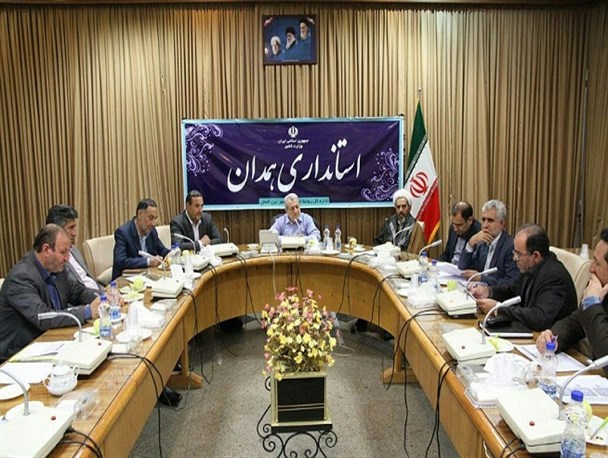 جلسه چندساعته مسئولان نهاوند با استاندار همدان