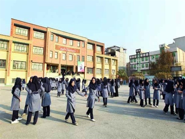 دانش آموزان آذربایجان غربی از کمبود کلاس درس رنج می‌برند