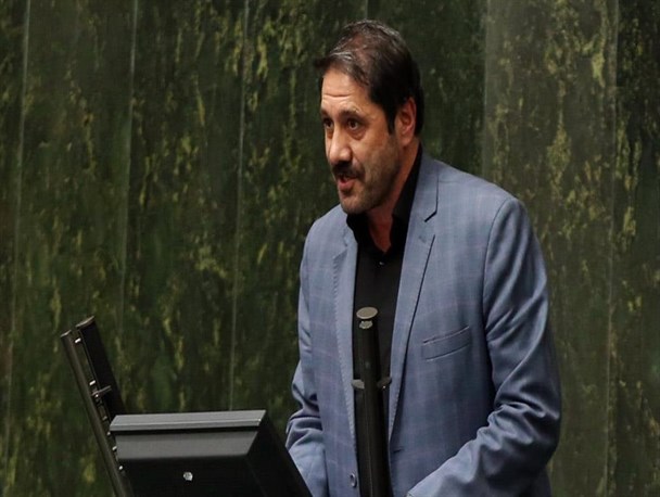 اگر رفع  مشکلات مناطق زلزله زده تسریع پیدا نکند دچار مشکل جدی خواهیم شد/ بهتر می‌شد اگر جهانگیری سری به روستای "ایوق" هم می‌زد