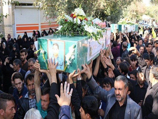 پیکر پاک دو شهید مدافع حرم در حرم مطهر حضرت زینب بنت موسی بن جعفر (ع) اصفهان تشییع شد