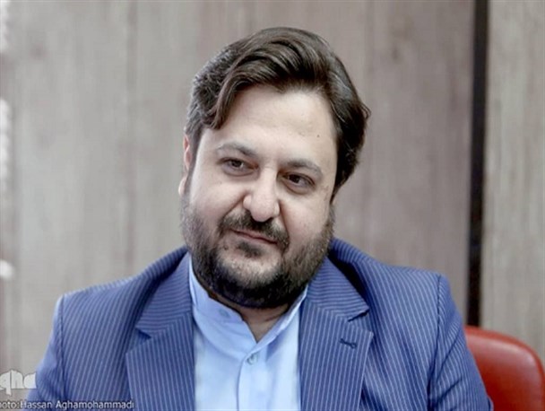 ایجاد حسرت و ناامیدی رهاورد دنبال کردن صفحات مجازی بلاگرها است / داشتن سواد رسانه آسیب های فضای مجازی را کاهش می دهد