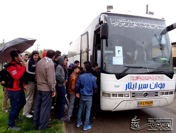 330 نفر از دانش آموزان پسر صحنه ای به مناطق عملیاتی غرب کشور اعزام شدند