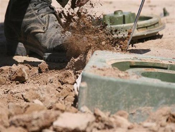 ایرانی ها در پاکسازی مناطق آلوده به مین از جان مایه می گذارند