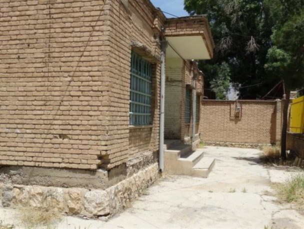 واحدهای مسکونی بستان آباد در برابر زلزله مقاوم نیستند