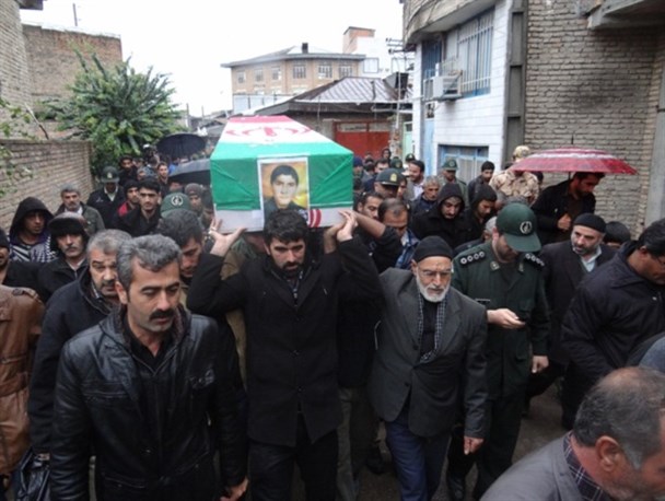 تشییع باشکوه پیکر مطهر شهید «برزمینی» در شهر دلند/ تصاویر