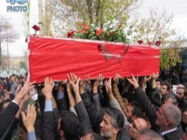 تشییع پیکر مطهر شهید حامد حاتمی در فریدن/تصاویر