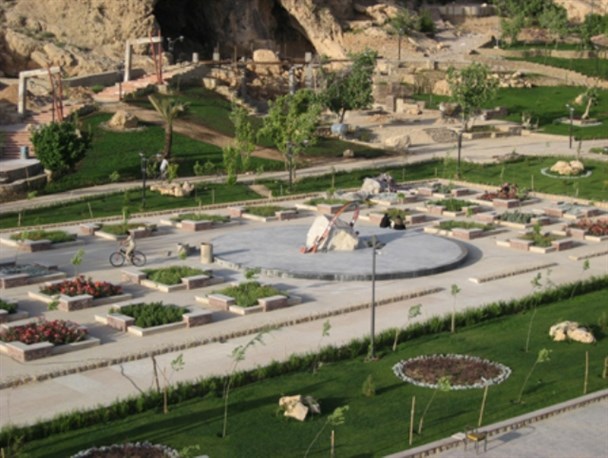 در پارکها نشانی از محرم نیست