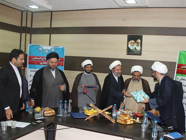مراسم معارفه و تکریم مسئول نهاد رهبری در دانشگاه پیام نور استان بوشهر برگزار شد+ تصاویر