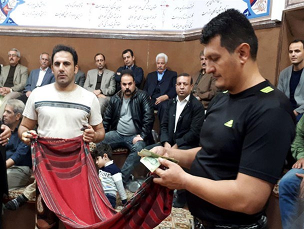 جمع آوری کمک‌های جامعه ورزشی سنندج برای زلزله زدگان کرمانشاه در جشن بزرگ گلریزان
