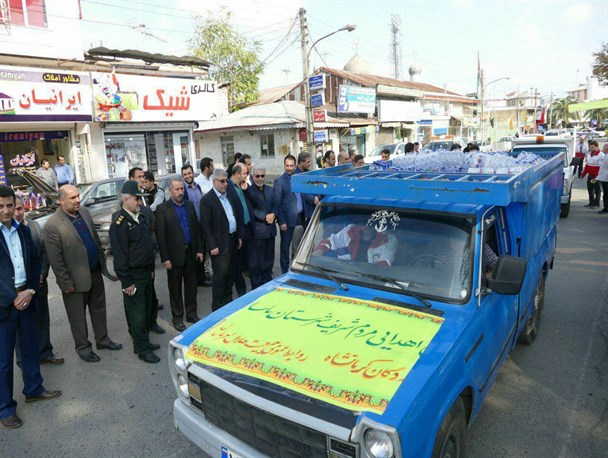 ارسال کمک‌های مردمی گیلان برای زلزله‌زدگان ادامه دارد / ایده جالب اهالی سنگر برای کمک به زلزله‌زدگان + تصاویر