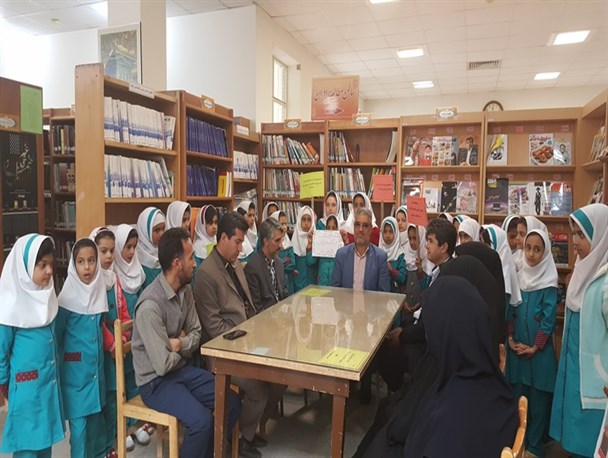 گرامیداشت هفته کتاب وکتابخوانی در نی ریز