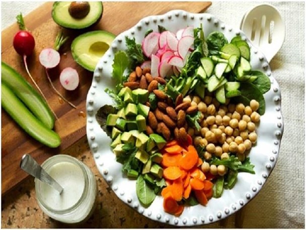 بروز برخی از کمبودها در بدن افراد گیاهخوار/ کلم‌ها و بادام منبع غنی کلسیم است